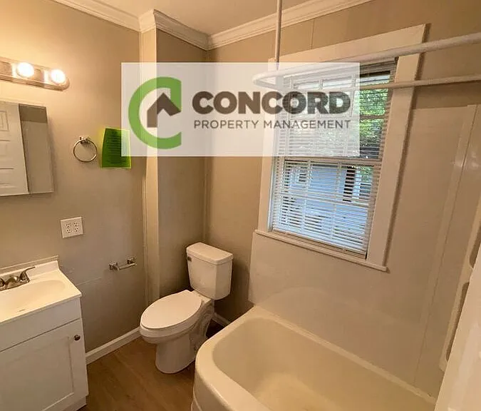 2402 Spruce St — Photo 11