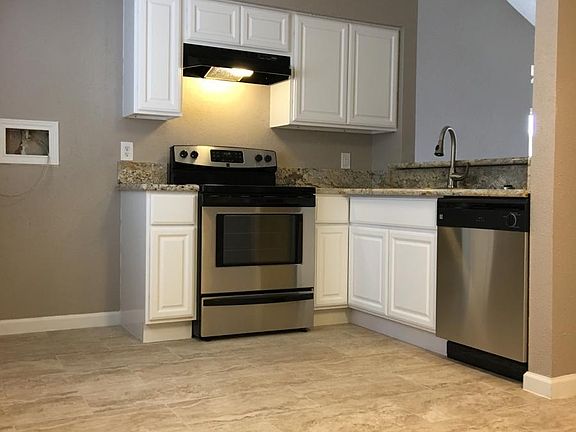 5th image of 313 Windward Dr