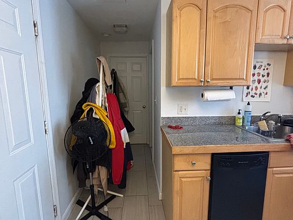 2nd image of 220 Hanover St APT 5