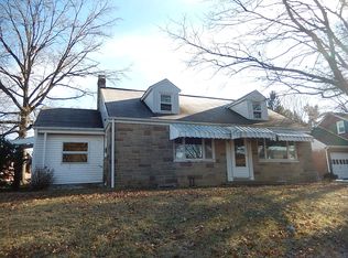 203 S 10th St, Akron, PA 17501