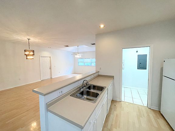 5th image of 1867 S Dove Tail Dr