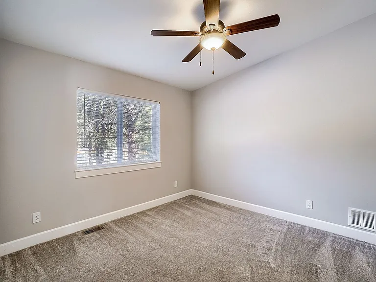417 N West St — Photo 12