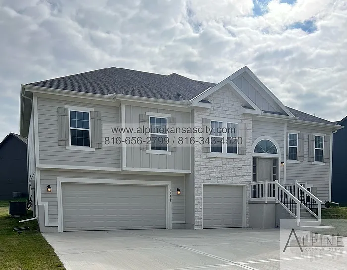 4 bed, 3.0 bath, 2250 sqft, $2,550 — Photo 1