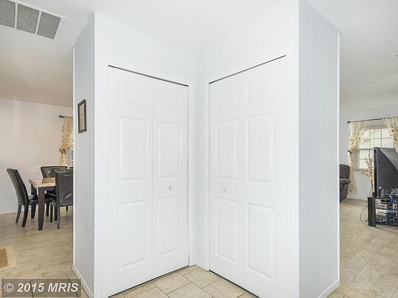 5th image of 3917 Yarmouth Ln