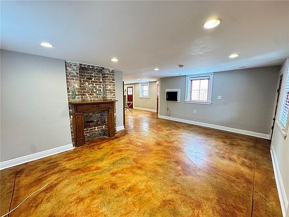 2nd image of 3512 Palmyra St
