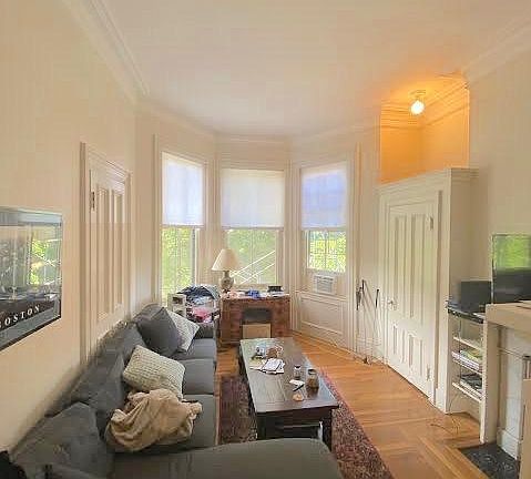 5th image of 108 Marlborough St #1