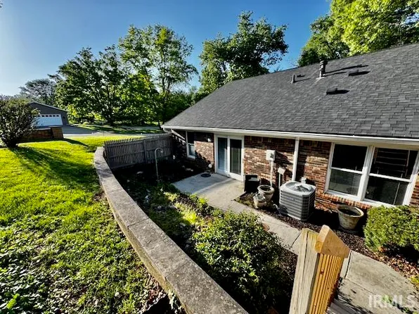 2602 E Covenanter Dr, Bloomington, IN 47401
