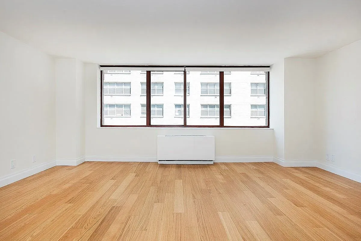 260 West 52nd Street — Photo 3