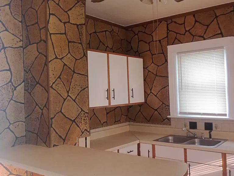 2706 Midland Ave — Photo 26