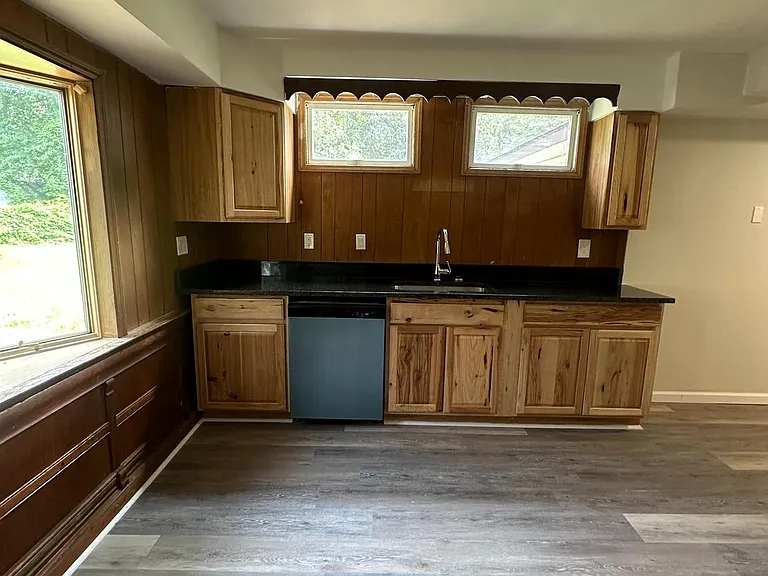 80 Westmoreland Dr — Photo 5