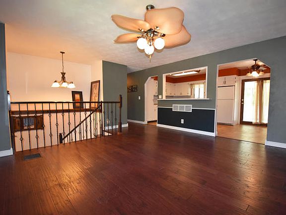 3rd image of 2219 Brandy Ln