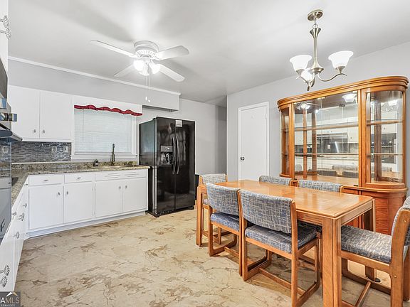 5th image of 105 Upson Ave