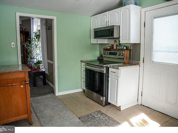 5th image of 997 Vineland Ave