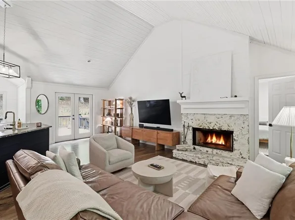648 Bellflower Dr, Big Canoe, GA 30143
