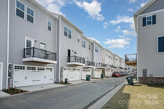 9342 Mallard Mills Dr — Photo 12