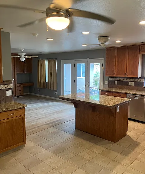 6084 N Gentry Ave — Photo 25