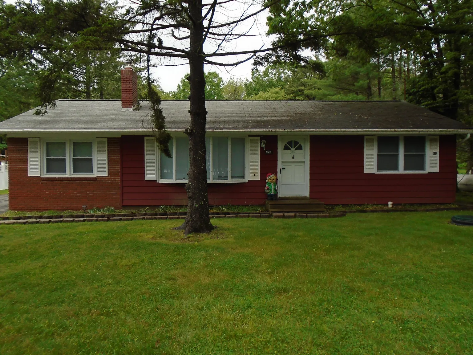 387 N Shore Dr photo 1