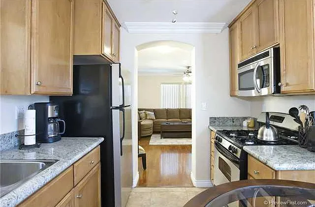 511 D Ave — Photo 3