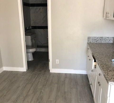 5th image of 3055 Fremont St #4