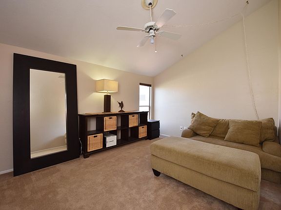 Bedroom B1 (1)