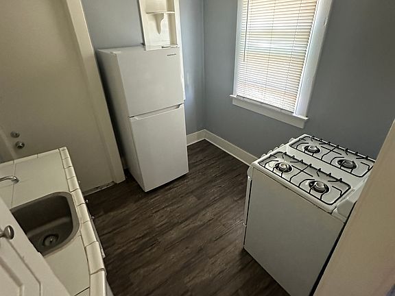 3rd image of 1101 Cherry Ave APT 1