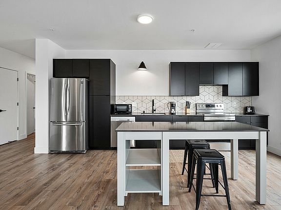 25_4900_Cedar_Lake_Unit_3015_mls