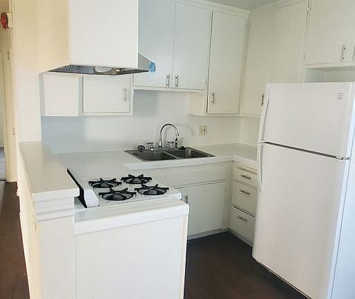 2nd image of 3742 S Canfield Ave #1