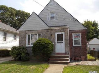 182 Ash St, Valley Stream, NY 11580