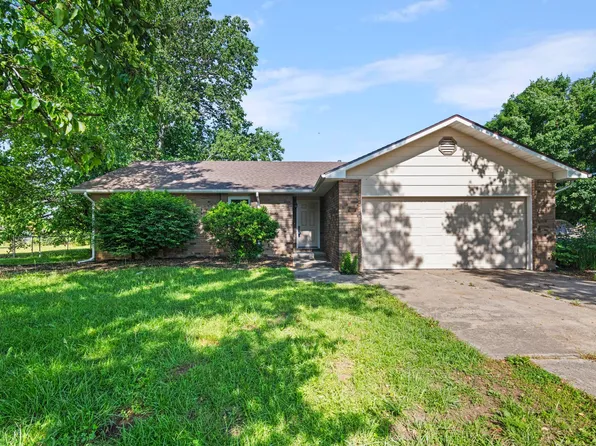 127 Grand Prairie Drive, Willard, MO 65781
