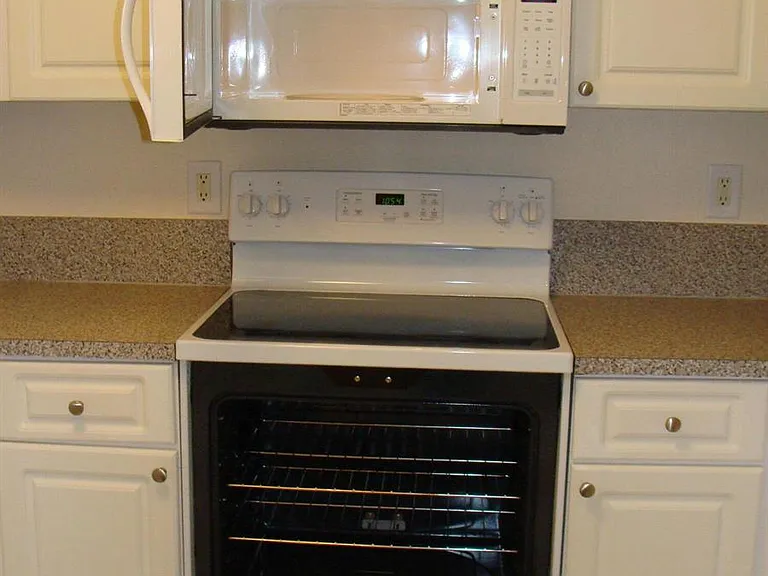 4235 S 57th Ave #102E — Photo 7