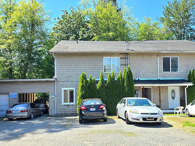 15602 Ash Way #1-4 — Photo 1