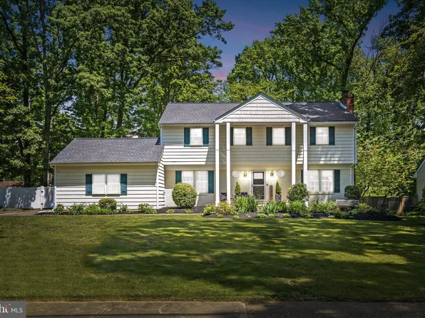 34 Exeter Rd, East Windsor, NJ 08520