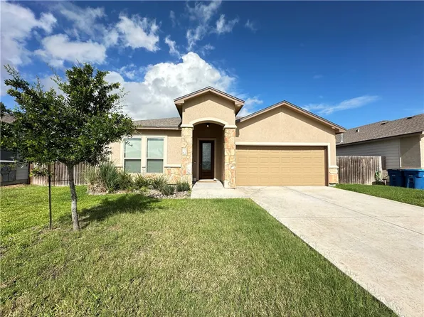 111 Guadalupe Palm Dr, Portland, TX 78374