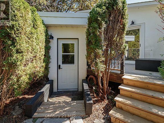 4th image of 42 Niagara St