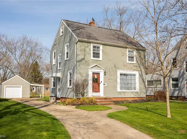 4310 W 222nd St, Fairview Park, OH 44126