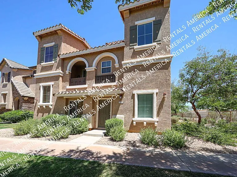 747 N Port Dr — Photo 5