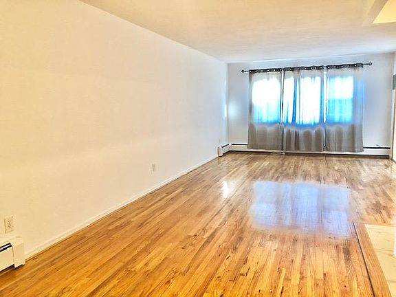 2nd image of 14453 26th Ave Floor 1