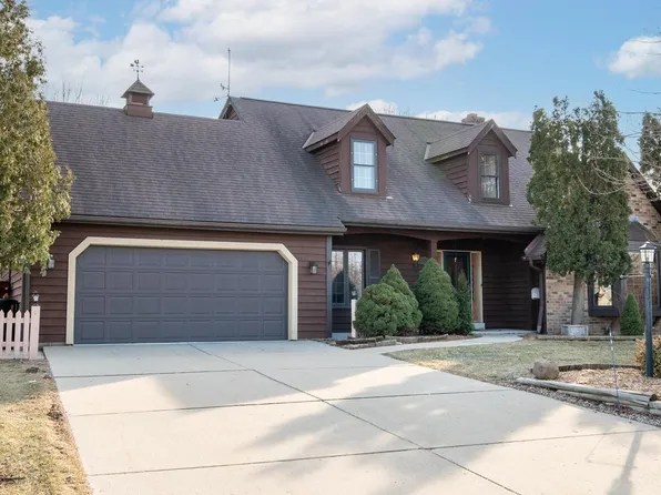 5705 West Abbott AVENUE, Greenfield, WI 53220