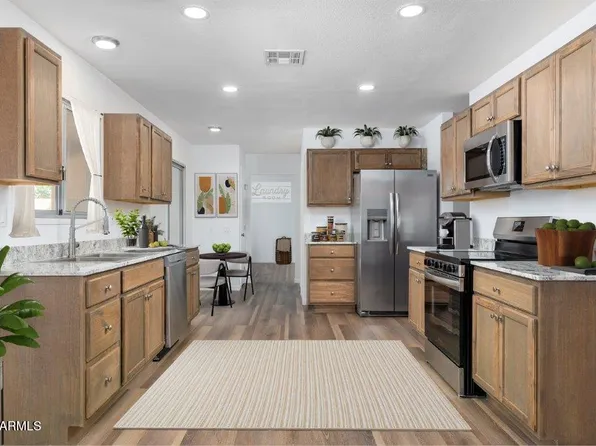 20013 N MUSTANG Court, Sun City, AZ 85373