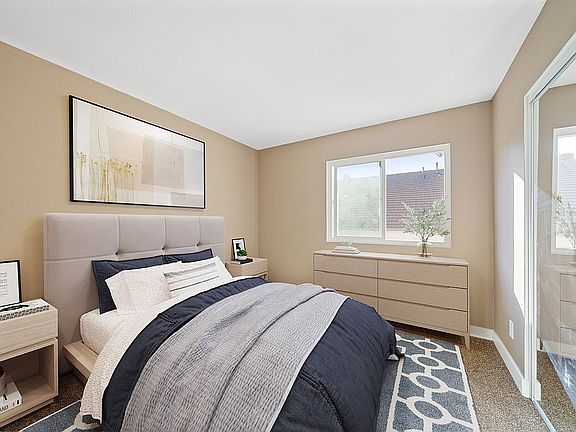 5th image of 16514 Nectarine Way