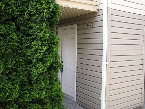 2nd image of 12044 31st Ave NE