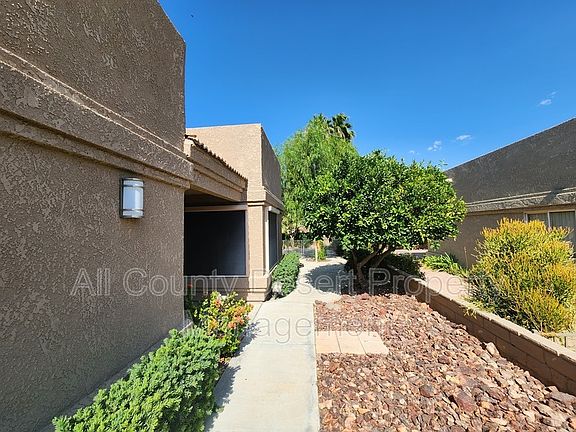 3rd image of 48628 Paseo Tarazo