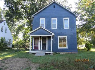 911 S Main St, Windsor, MO 65360