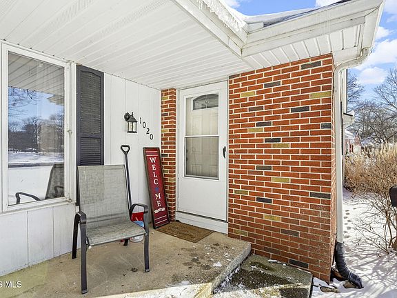 2nd image of 1020 Country Club Dr