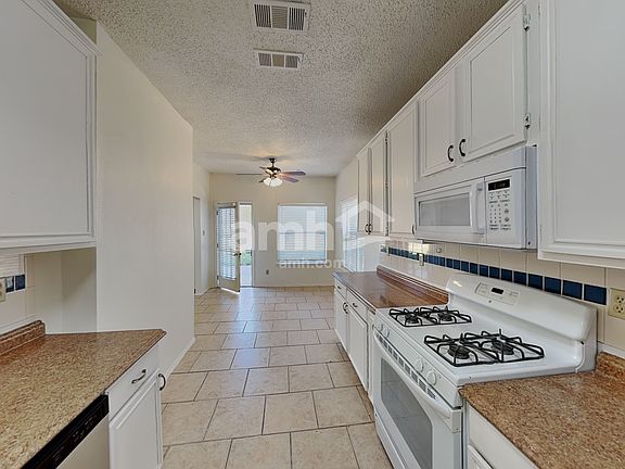 4th image of 2304 Brazos Dr