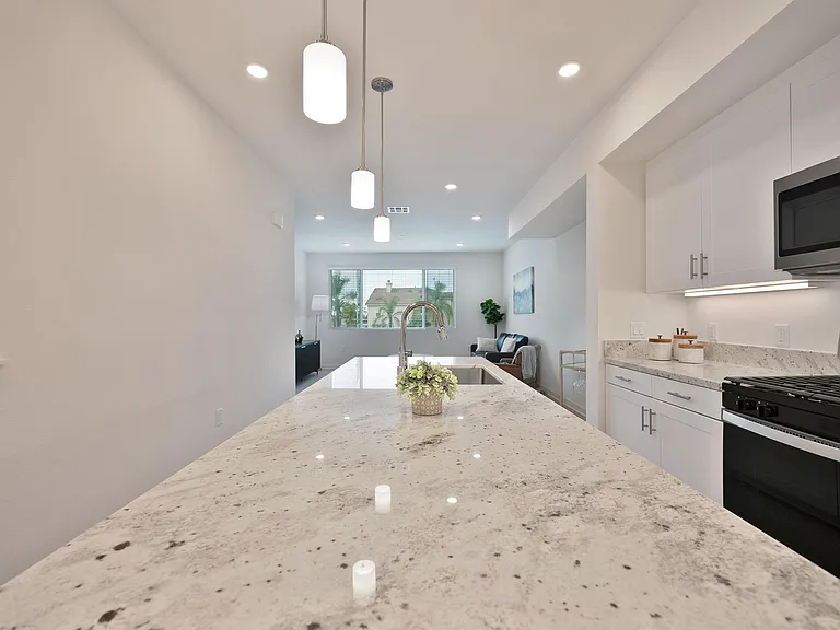 River Gate Townhomes — Photo 17