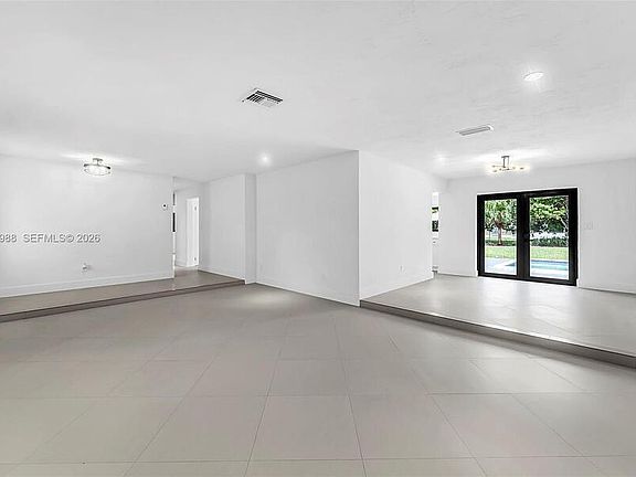 5th image of 11640 SW 99th Ct