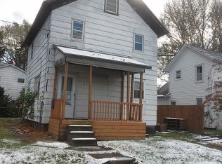 697 Madison St, Conneaut, OH 44030