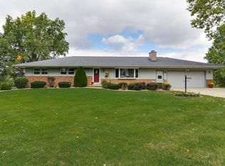 8560 N 2100 East Rd, Downs, IL 61736