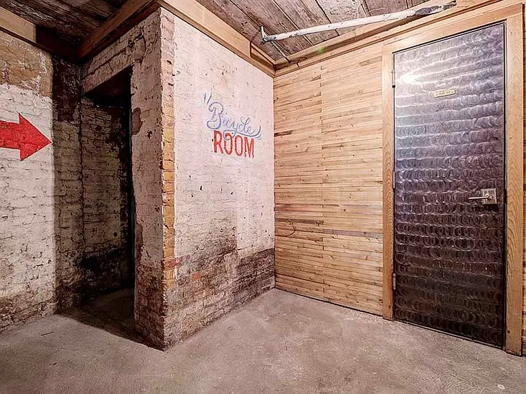 207 Madison St #17 — Photo 6